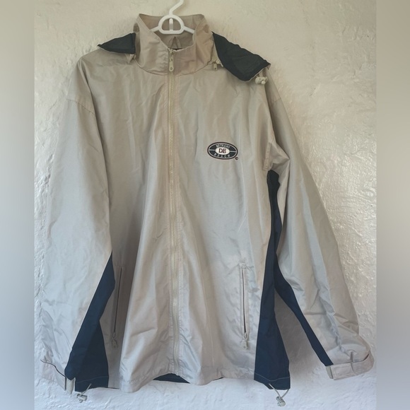 Other - Bethany Beach Delaware men’s tan/navy full zip windbreaker with hood; XL
